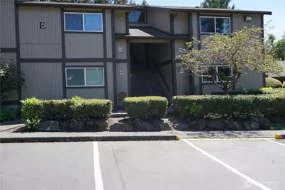 4715 176th Street SW #E12, Lynnwood, WA 98037 - Photo 3