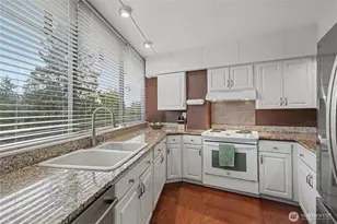1910 Evergreen Park Dr SW, Olympia, WA 98502 - Photo 9