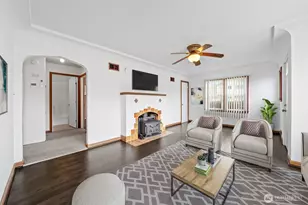 205 W Saar St, Kent, WA 98032 - Photo 9
