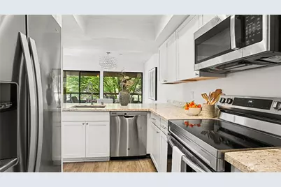 10101 SE 3rd Street #202, Bellevue, WA 98004 - Photo 11