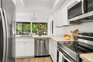 10101 SE 3rd St, Bellevue, WA 98004 - Photo 11