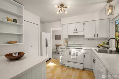 8129 NE 131st Street, Kirkland, WA 98034 - Photo 13