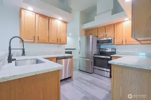 10720 Eustis Hunt Rd E, Graham, WA 98338 - Photo 11