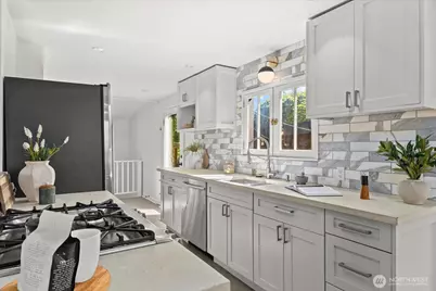 4010 NE 95th Street, Seattle, WA 98115 - Photo 11