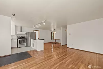 13721 37th Avenue NE, Seattle, WA 98125 - Photo 7