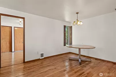 13721 37th Avenue NE, Seattle, WA 98125 - Photo 11