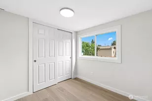 12200 Stone Ave N, Seattle, WA 98133 - Photo 15