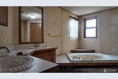 18621 Smokey Point Boulevard, Arlington, WA 98223 - Photo 23