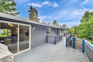 12818 NE 135th St, Kirkland, WA 98034 - Photo 13