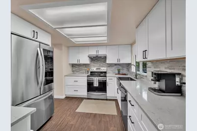 12818 NE 135th Street, Kirkland, WA 98034 - Photo 11