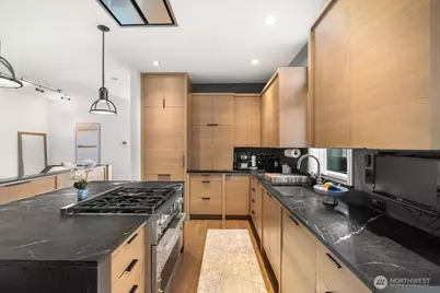 1958 Harvard Avenue E #201, Seattle, WA 98102 - Photo 15