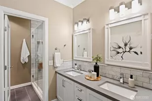 18505 SE Newport Way, Issaquah, WA 98027 - Photo 17