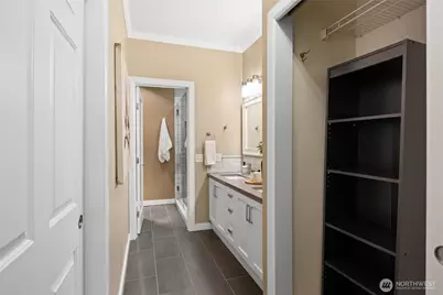 18505 SE Newport Way #D118, Issaquah, WA 98027 - Photo 19