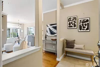 18505 SE Newport Way #D118, Issaquah, WA 98027 - Photo 3