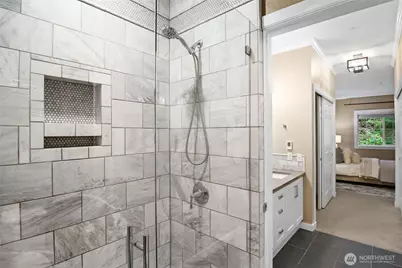 18505 SE Newport Way #D118, Issaquah, WA 98027 - Photo 21