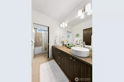 13721 Meridian Avenue N, Seattle, WA 98133 - Photo 19