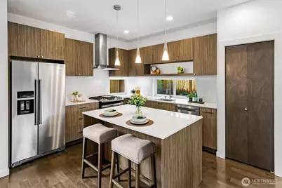 13721 Meridian Avenue N, Seattle, WA 98133 - Photo 9
