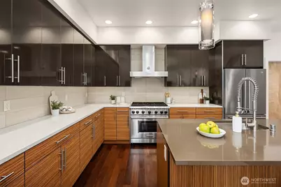 7349 California Avenue SW, Seattle, WA 98136 - Photo 11