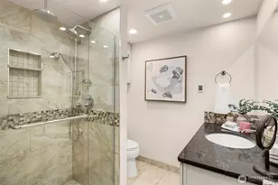 14102 SE 42nd St, Bellevue, WA 98006 - Photo 27