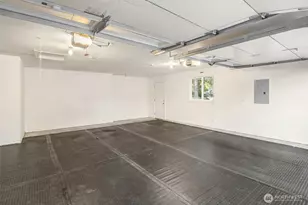 14102 SE 42nd St, Bellevue, WA 98006 - Photo 33