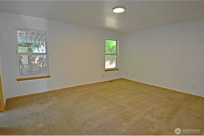 910 11th Street SE, Puyallup, WA 98372 - Photo 13