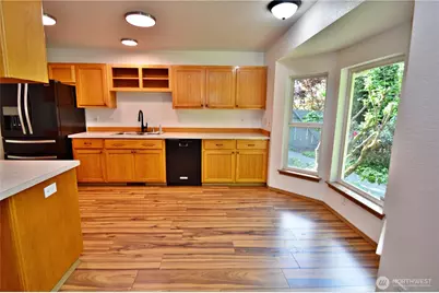 910 11th Street SE, Puyallup, WA 98372 - Photo 7