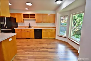 910 11th St SE, Puyallup, WA 98372 - Photo 7
