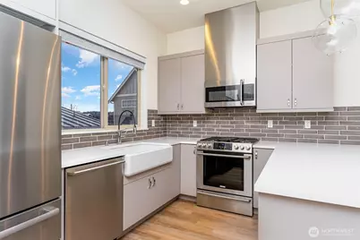 2607 NW 64th Street, Seattle, WA 98107 - Photo 3