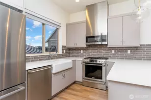 2607 NW 64th St, Seattle, WA 98107 - Photo 3