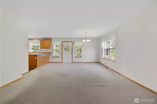 1083 Fidalgo Dr, Burlington, WA 98233 - Photo 9