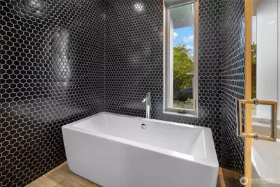 3303 37th Avenue W, Seattle, WA 98199 - Photo 21