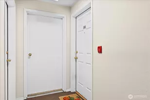 7814 Greenwood Ave N, Seattle, WA 98103 - Photo 17