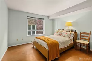 7814 Greenwood Ave N, Seattle, WA 98103 - Photo 11