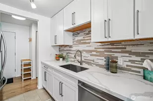 12700 NE 8th St, Bellevue, WA 98005 - Photo 9