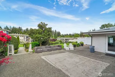 12700 NE 8th Street #E-104, Bellevue, WA 98005 - Photo 23