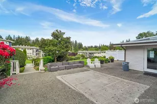 12700 NE 8th St, Bellevue, WA 98005 - Photo 23
