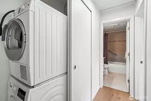 12700 NE 8th St, Bellevue, WA 98005 - Photo 15
