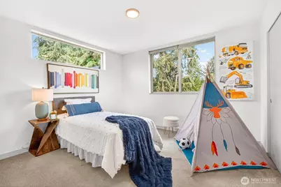 8840 Interlake Avenue N, Seattle, WA 98103 - Photo 27