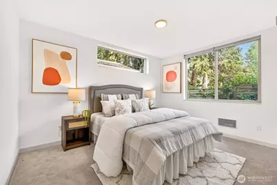 8840 Interlake Avenue N, Seattle, WA 98103 - Photo 31
