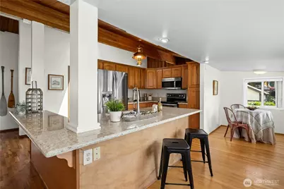 31025 E Lake Morton Drive SE, Kent, WA 98042 - Photo 9