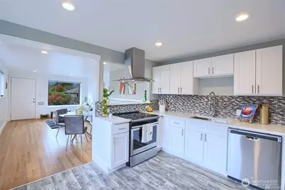 8006 25th Avenue NW, Seattle, WA 98117 - Photo 5
