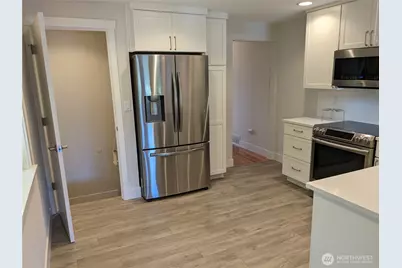 8006 25th Avenue NW, Seattle, WA 98117 - Photo 17