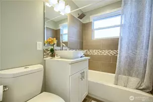 8006 25th Ave NW, Seattle, WA 98117 - Photo 9