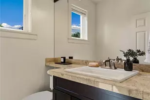 107 29th Ave E, Seattle, WA 98112 - Photo 17