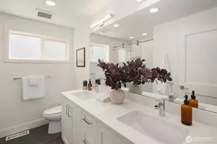 9419 NE 5th St, Bellevue, WA 98004 - Photo 27