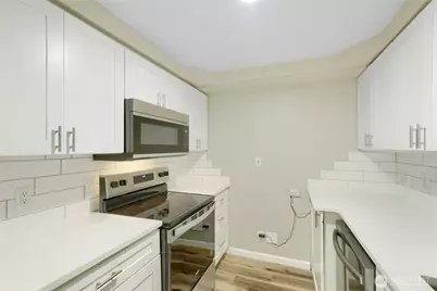 2700 4th Avenue #301, Seattle, WA 98121 - Photo 11