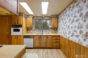 802 Hazzle Ct, Coupeville, WA 98239 - Photo 15