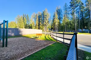 19233 Meridian Dr SE, Bothell, WA 98012 - Photo 33