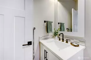 19233 Meridian Dr SE, Bothell, WA 98012 - Photo 15