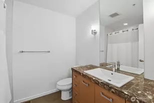 10575 NE 12th Pl, Bellevue, WA 98004 - Photo 15